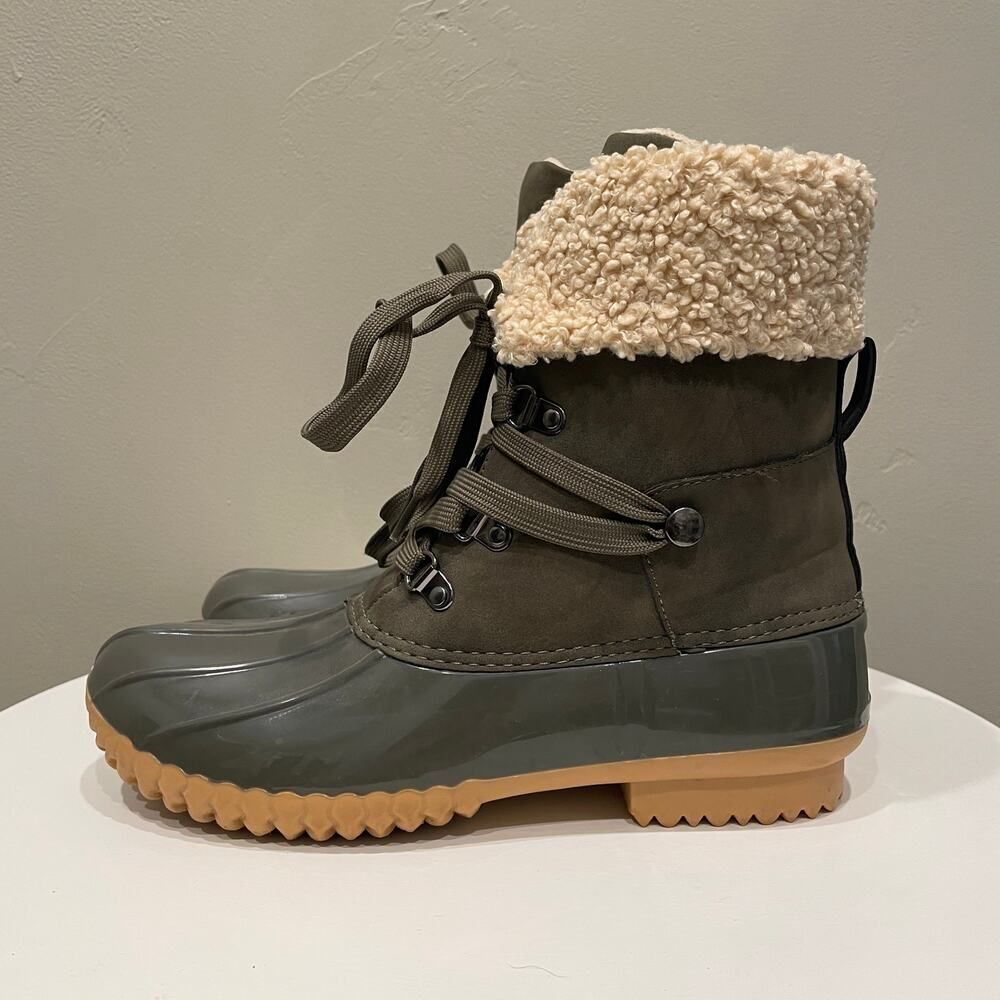 DV by Dolce Vita Ulito Duck Ankle Bootie Olive Green - Size: 7.5 - Picture 3 of 7